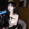 가디건 살짝 젖히고 가슴 노출